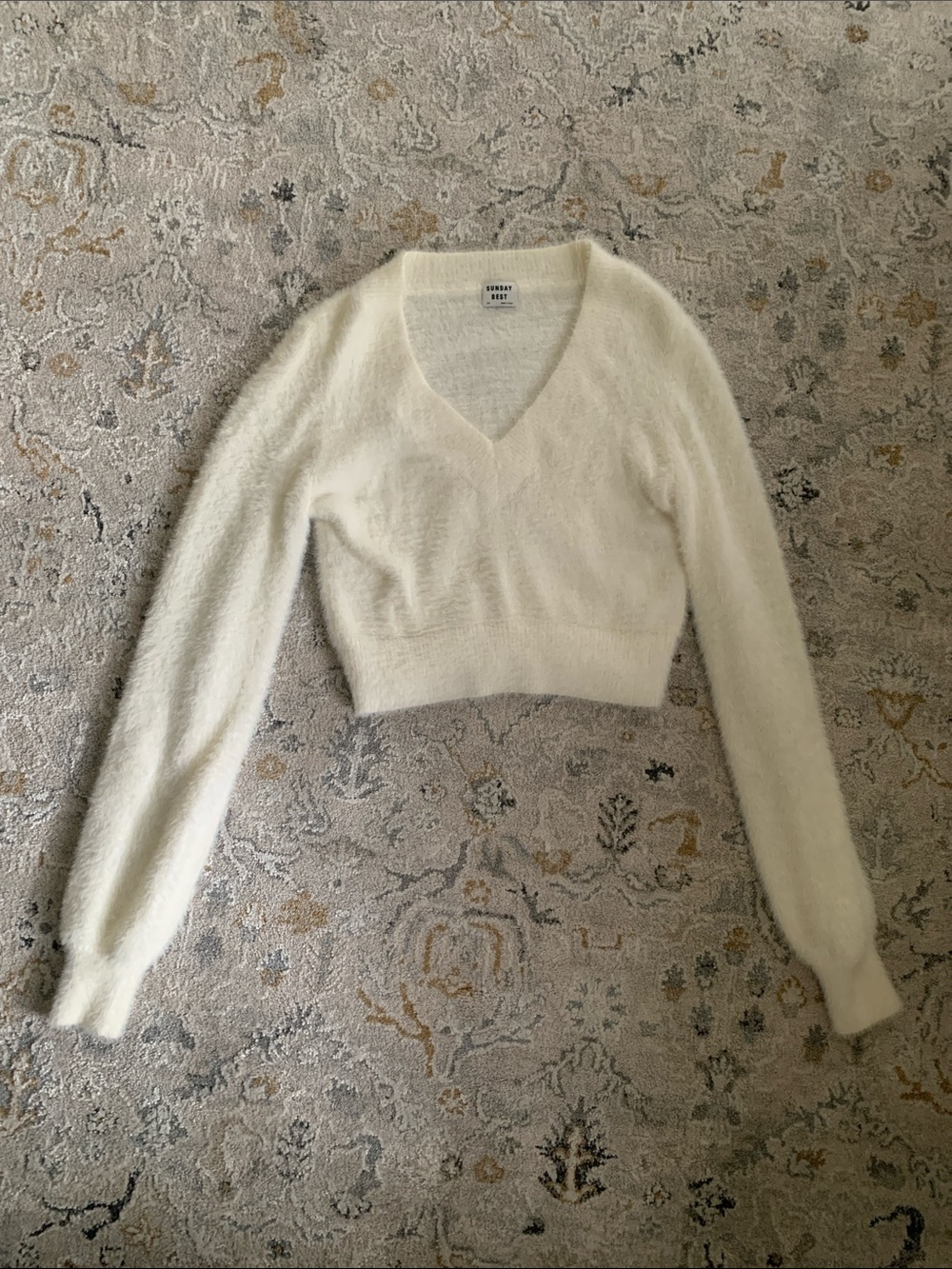 Aritzia: Sunday Best Cream Fuzzy V-Neck Cropped Sweater